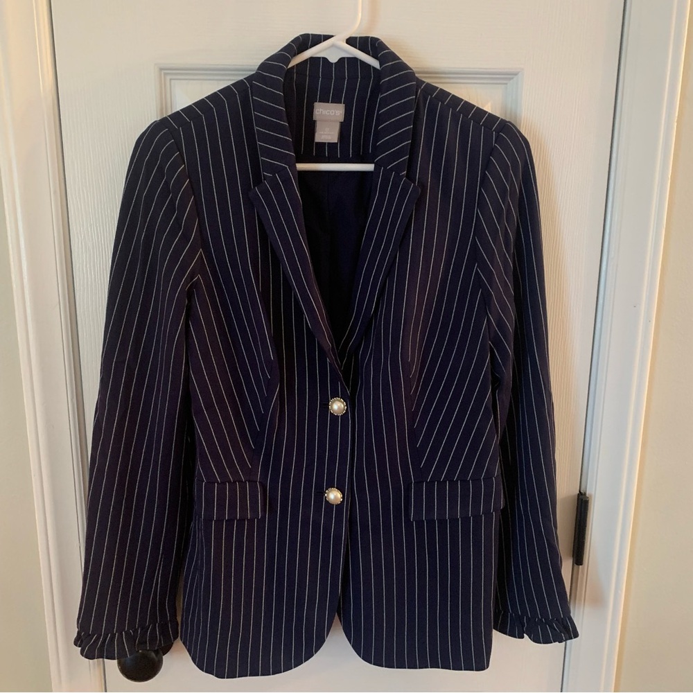 Women’s Chico’s Blue & White Pin Striped Blazer w/Pearl Buttons Sz. 0 U.S. 4/6